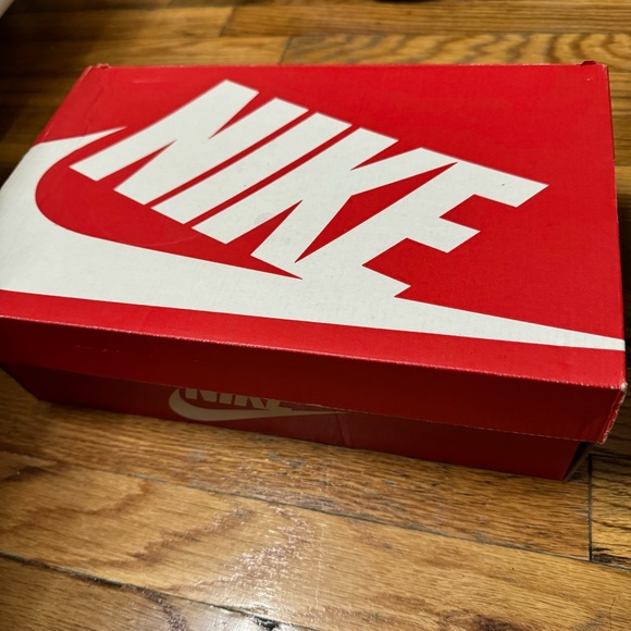 Nike Dunks High top Iron Purple Retro 7.5 Women’s - Picture 2 of 5